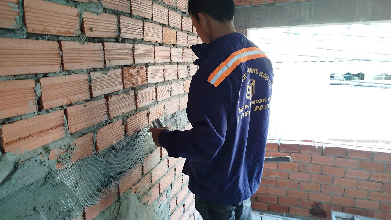 Bảo Tín thi công đóng lưới chống nứt tường