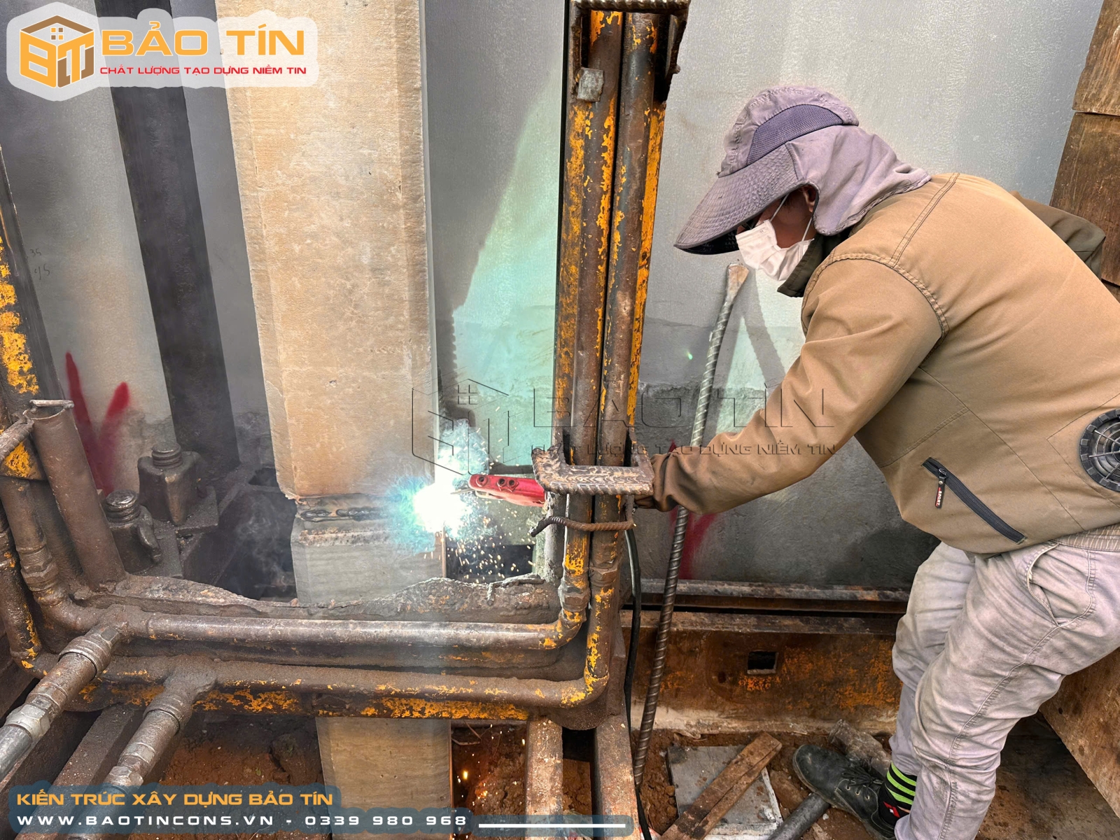 Hàn nối cọc bê tông cốt thép nhà phố